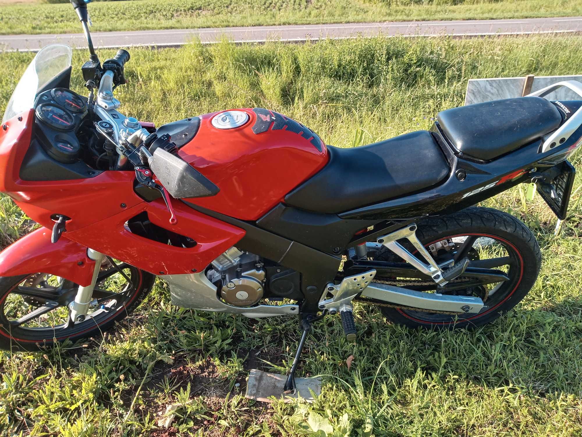 Honda cbr125r 2007rok