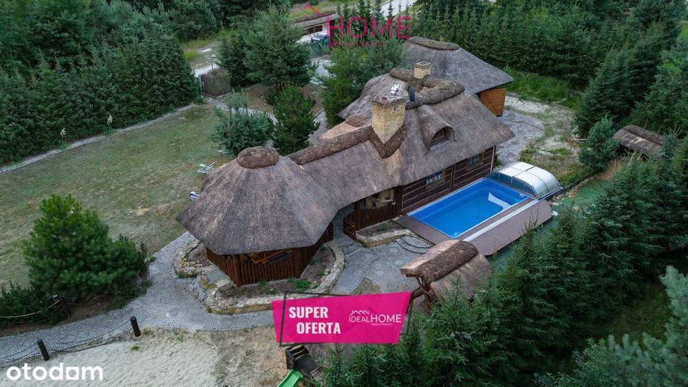 Dom z basenem, wędzarnią, boiskiem-Wolica Piaskowa