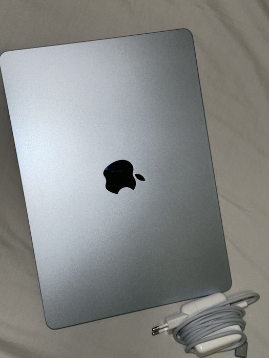 MacBook М4 16-RAM 256-SSD 2024