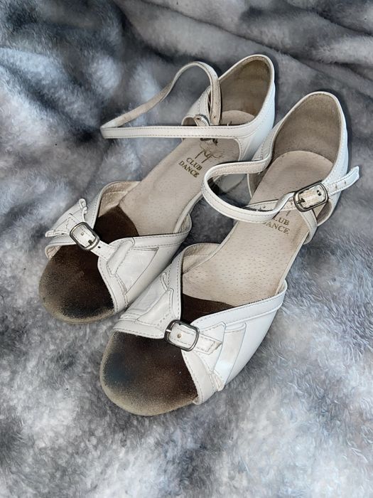 туфлі для бальних танців