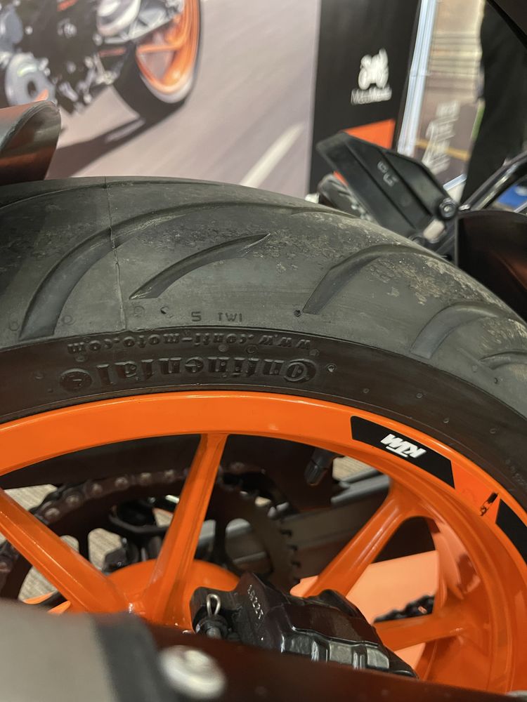 Мотоцикл KTM DUKE 390