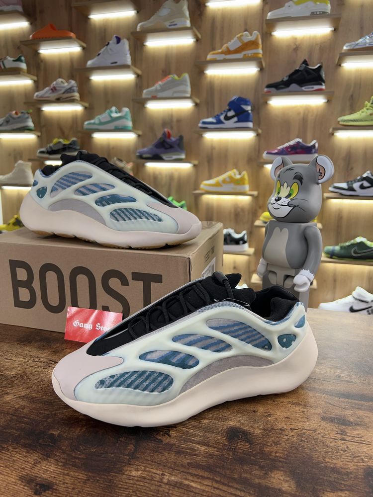 Кросівки Adidas x Yeezy 700v2 “Alvah” White / Blue