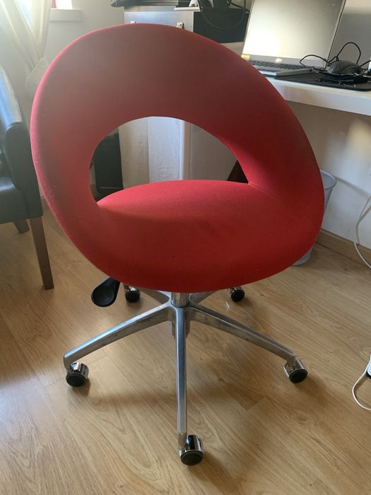 Cadeira de escritorio giratoria