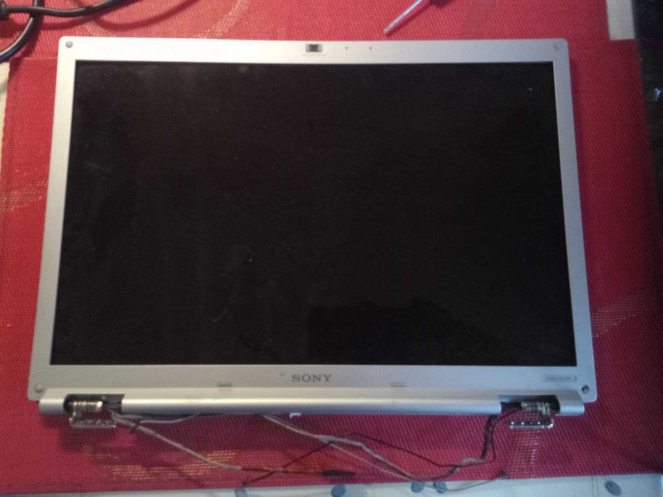 Набор запчастей к ноутбукам - матрицы, клавы