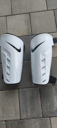 Ochraniacze piłkarskie XL Nike