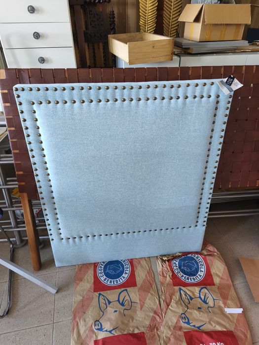 Cabeceira azul claro