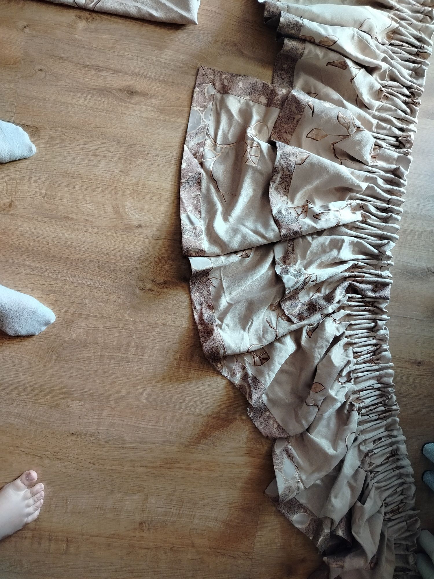 komplet zasłon z lambrekinem beżowe z lambrekinem