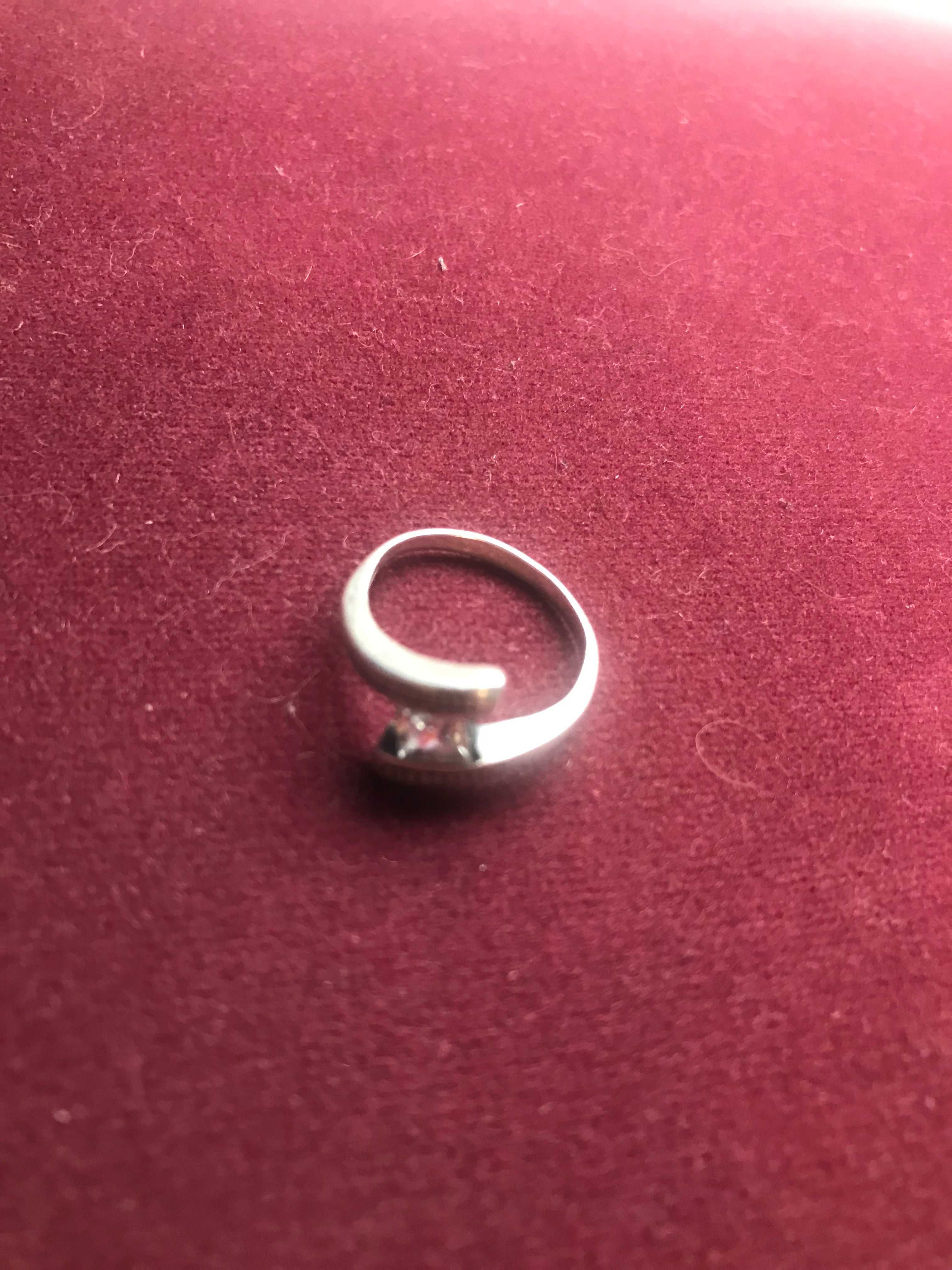 Кольцо  серебро 925 пр.1,78 г размер 17,5 позолота 375