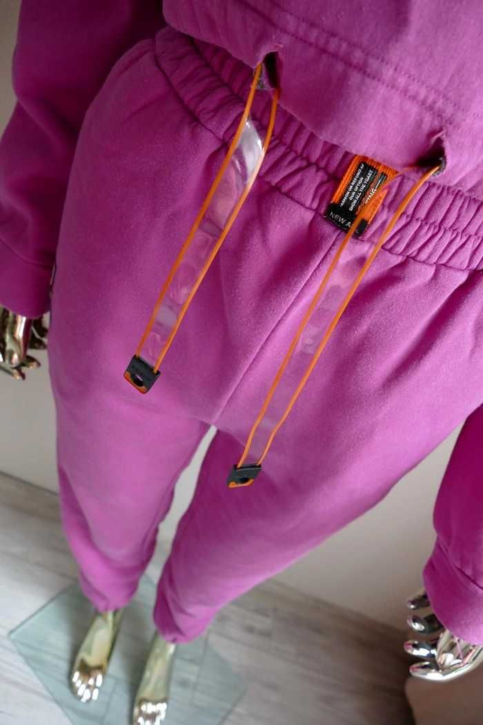 Lila Lou świetny set dres magenta z naszywkami i ścigaczem S-M