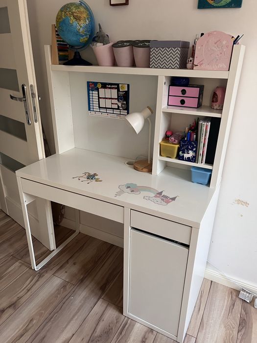 Biurko dzieciece Ikea z nadstawka plus krzeslo obrotowe ikea