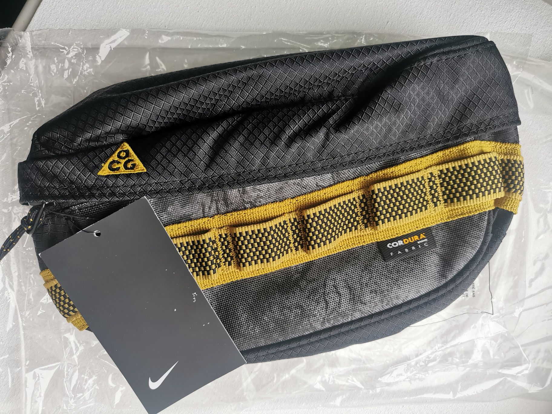 Сумка NIKE ACG Karst Waist Pack DD3390-010