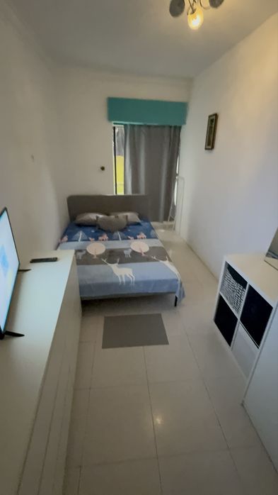 Quarto p casal na Tapada das Mercês a 8 minutos da estação de comboio