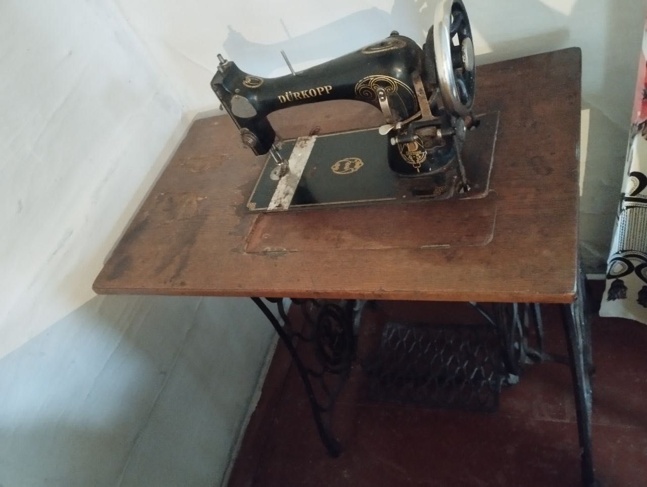Антикварна Німецька швейна машина