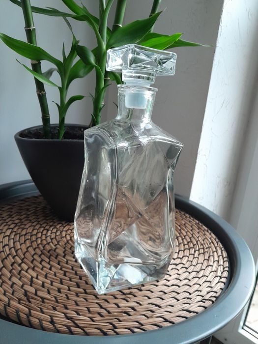Szklana karafka 0.75 litr