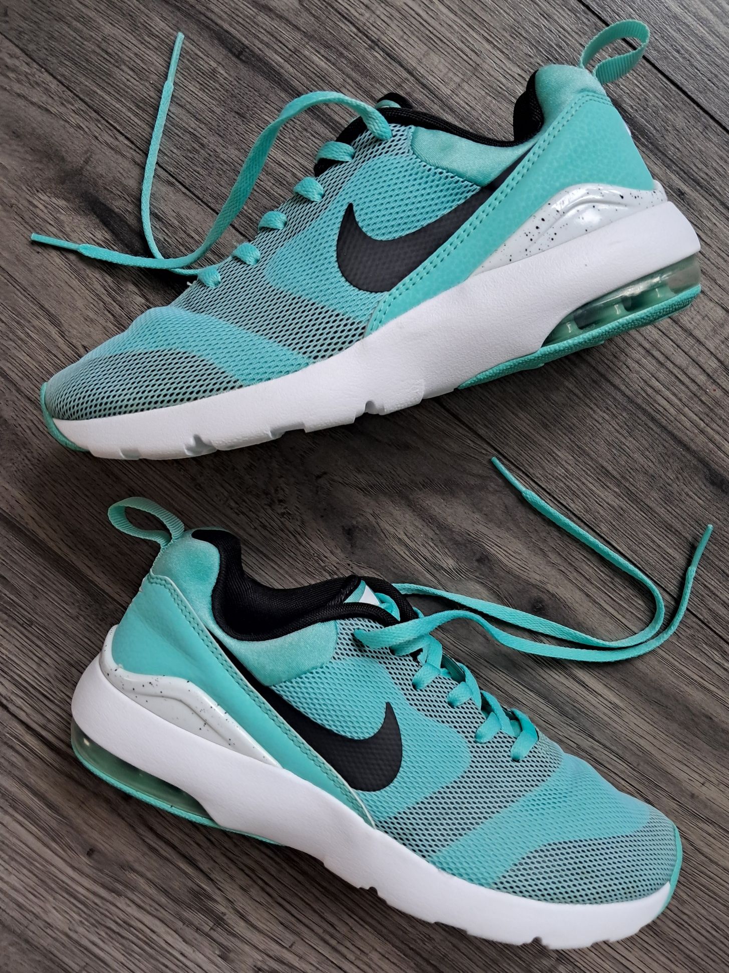 Кросівки NIKE AirMax Siren (р.36)