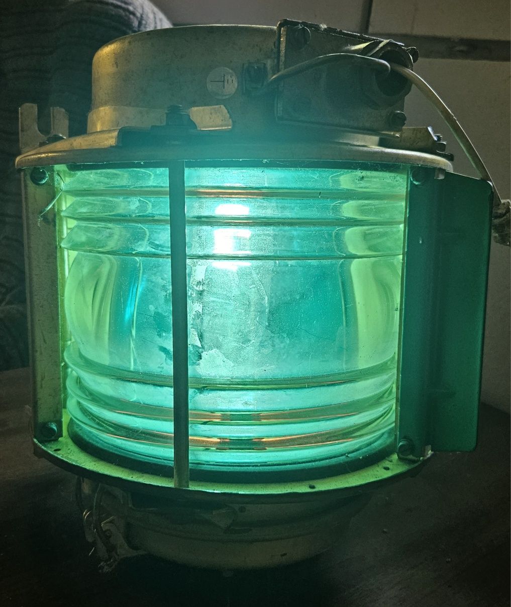 Oryginalna lampa sygnalizacyjna z boi morskiej, przerobiona na 220V