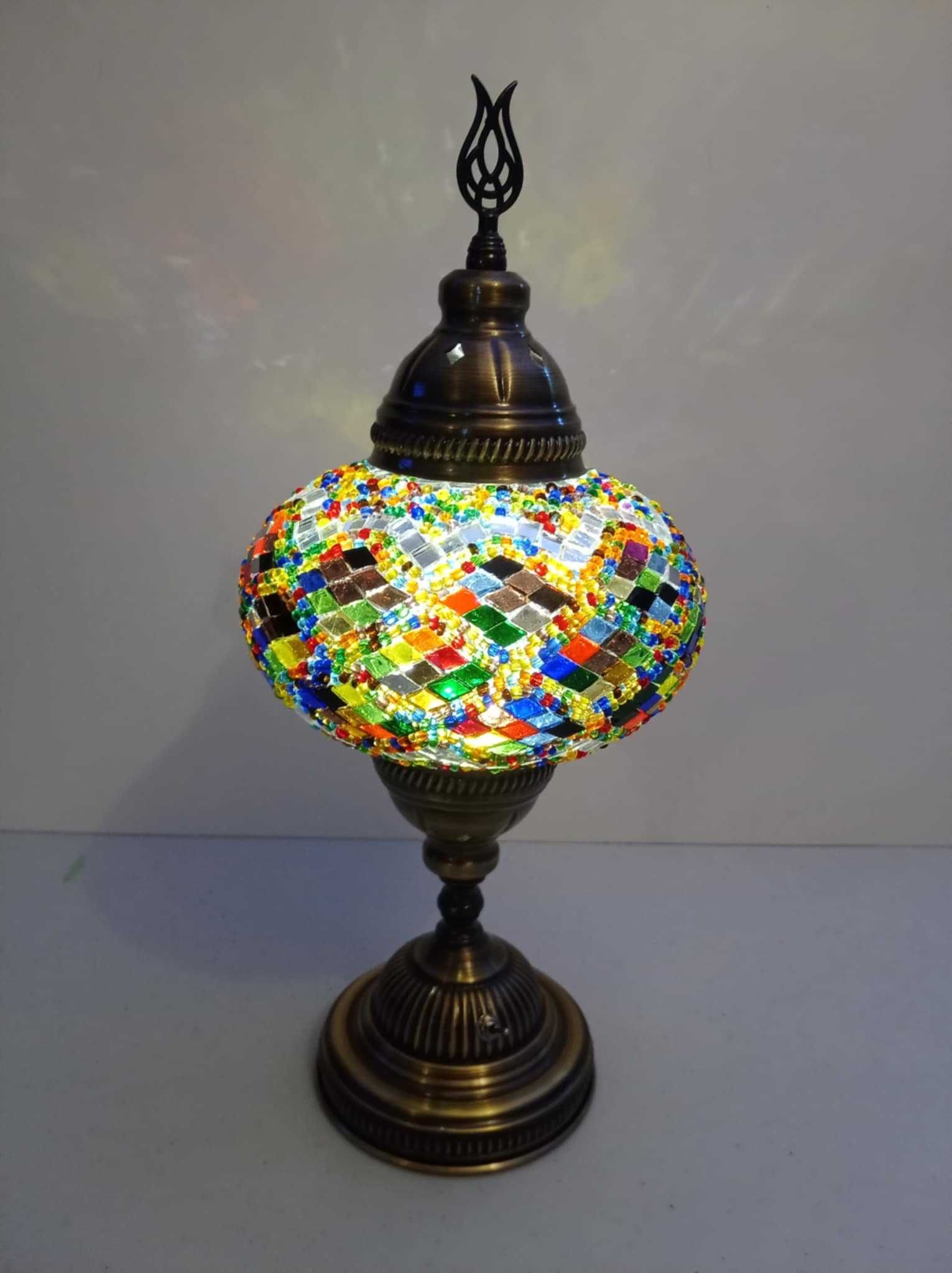 Lampa stołowa z mozaiką na baterie
