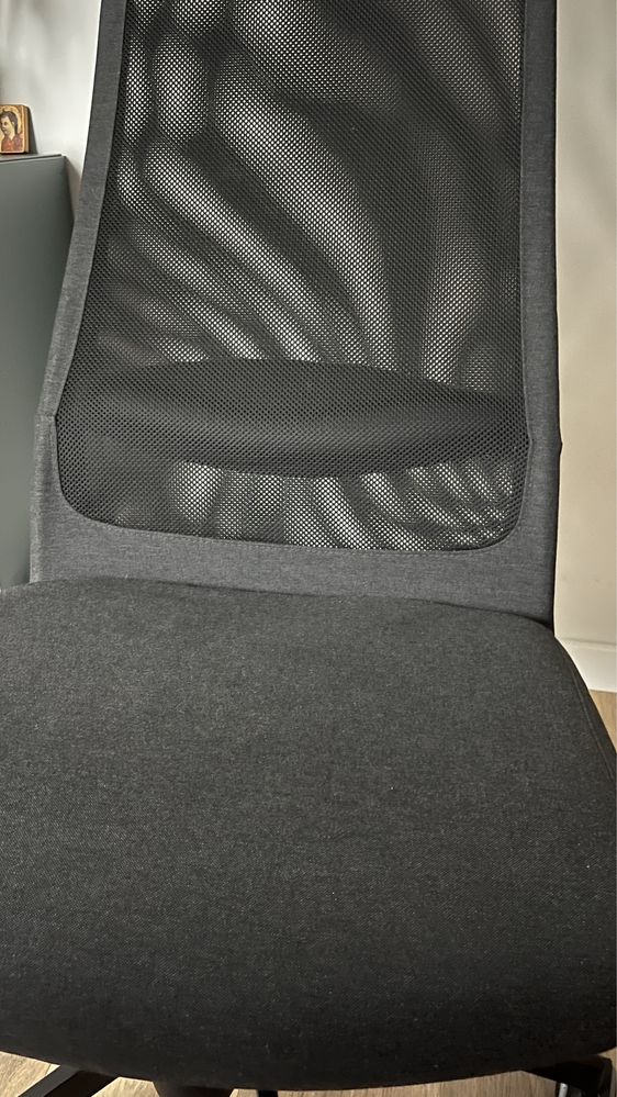 Krzesło biurowe Ikea Markus ciemnoszare