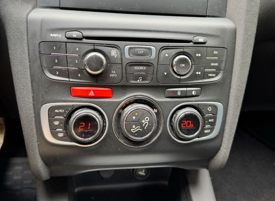 Citroen C4 Lift 1,6 PRYWATNY - nie firma łańcuch opony wielosezonowe