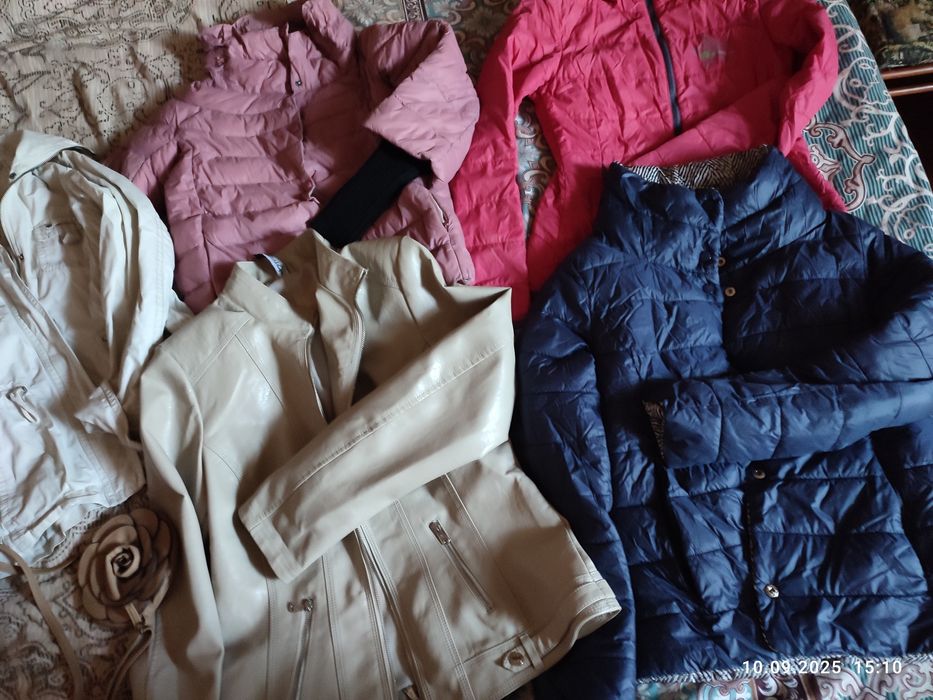 Куртки джинси футболки 42-44