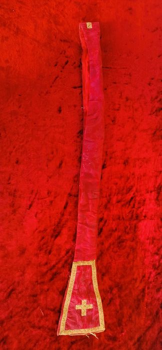 Stare zabytkowe stuły kapłańskie