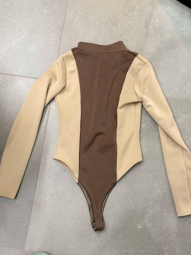 Body na zamek brązowo beżowe eleganckie obcisłe