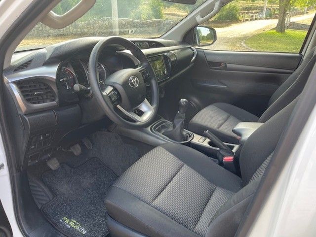 Toyota Hilux 2.4 D-4D 4WD CD CM