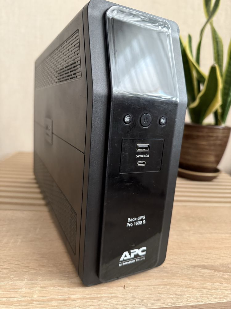 Джерело безперебійного живлення APC Back UPS Pro 1600s