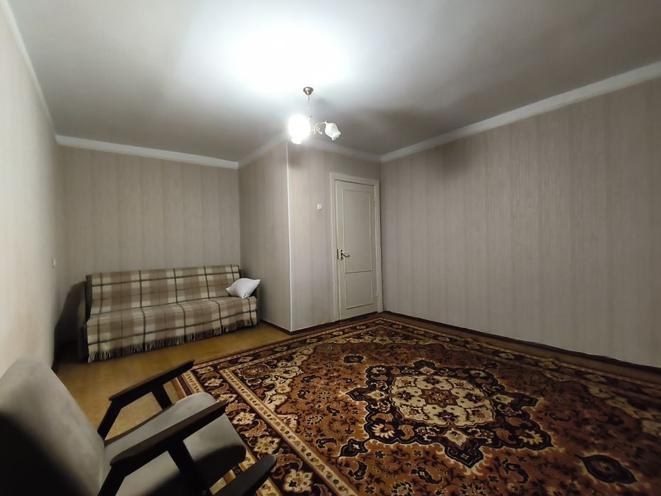 Сдам в аренду отличную 1к комнатную квартиру  на Крылова 40 .