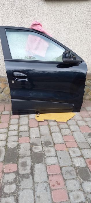 Дверка передня ліва і права Dacia Spring