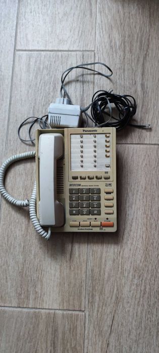 Zestaw telefonów stacjonarnych