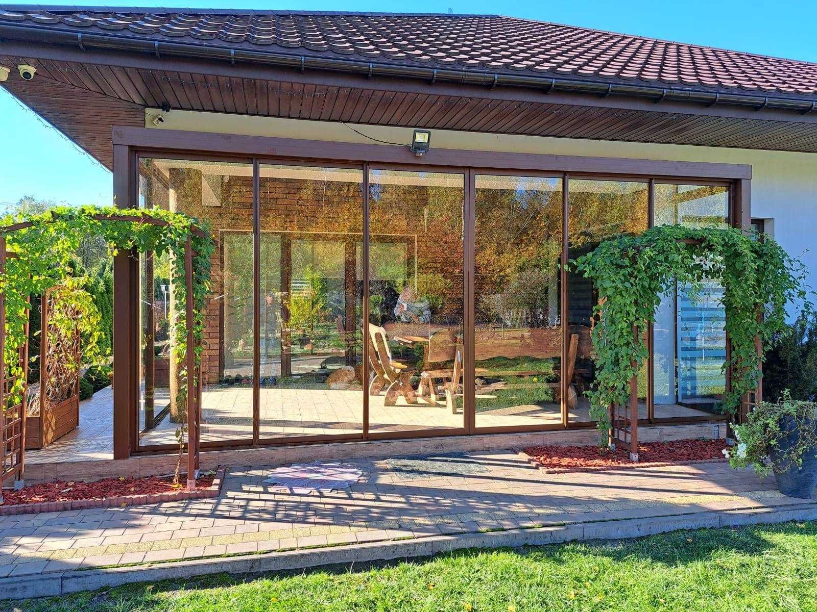 Aluminiowa zabudowa balkonu, zadaszenie tarasu, wiatrołap, balustrada