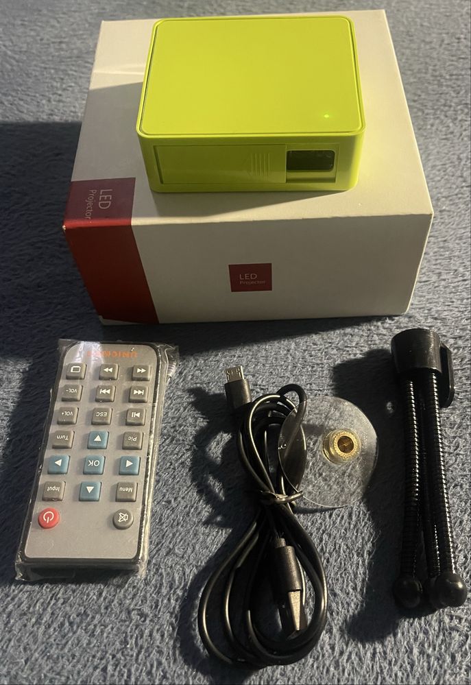 Продам Проектор unic uc 50