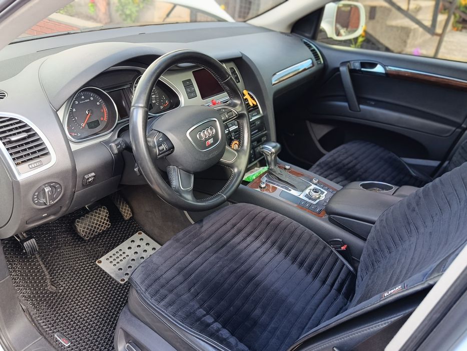 Продам Audi Q7 в отличном состоянии