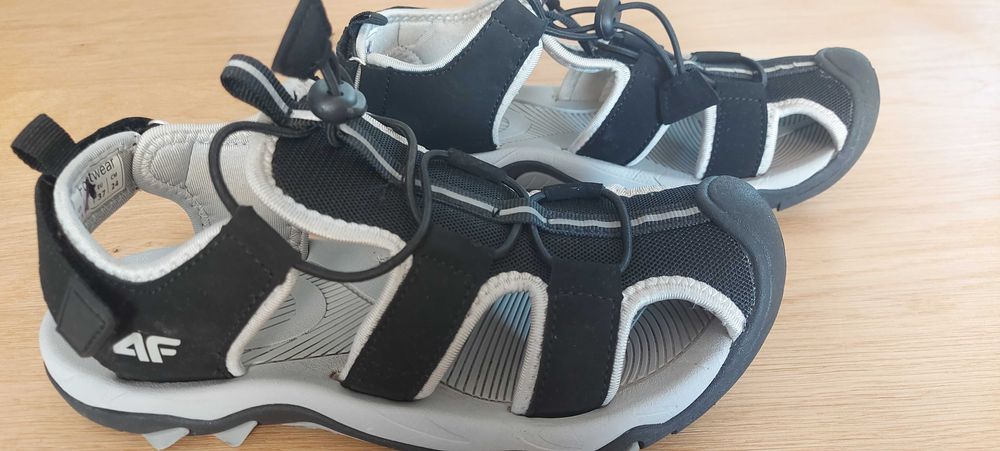 Sandały chłopięce 4f rozmiar 37