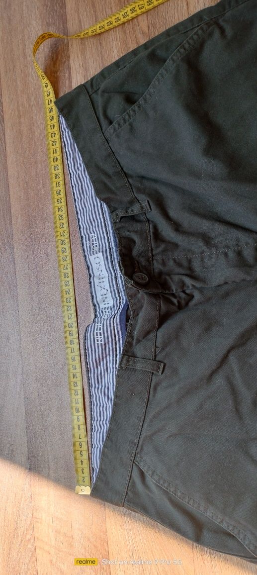 Spodnie rozmiar M/L wymiary na zdjeciu
