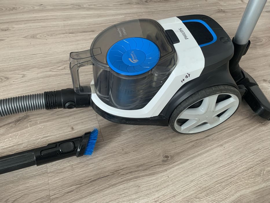 Пилосос philips 900w