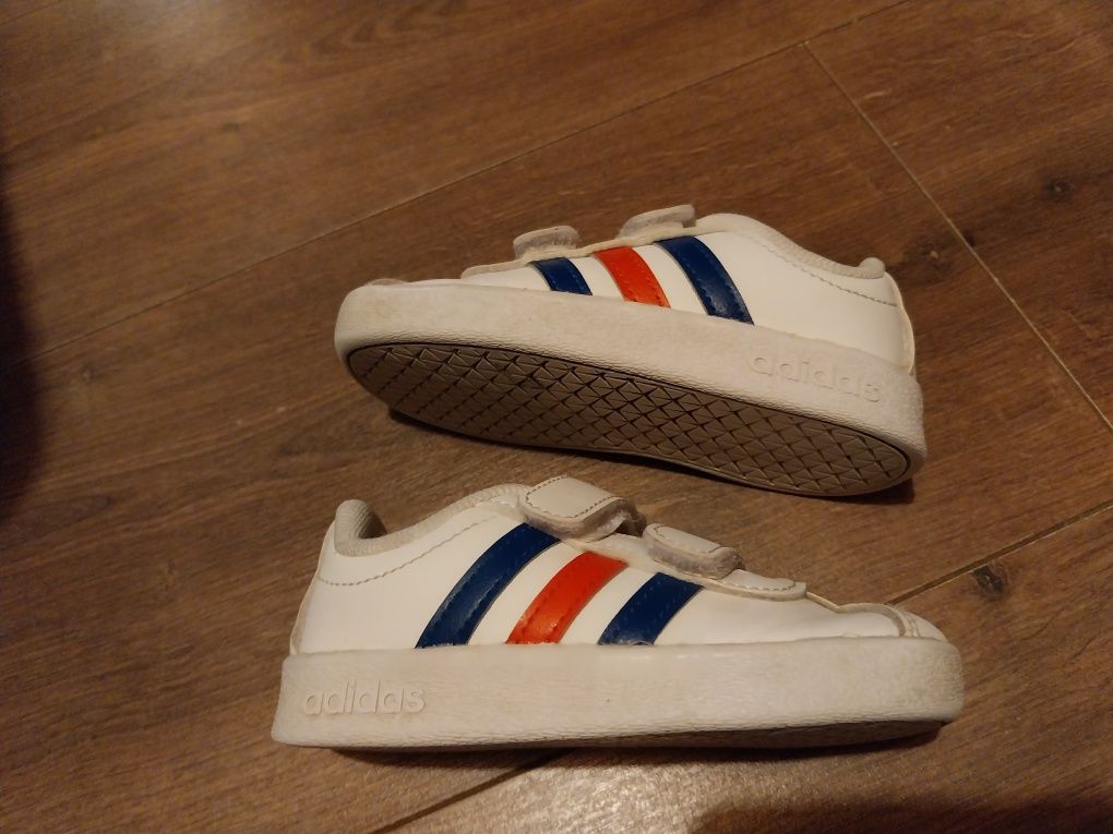 Adidasy firmy adidas 21