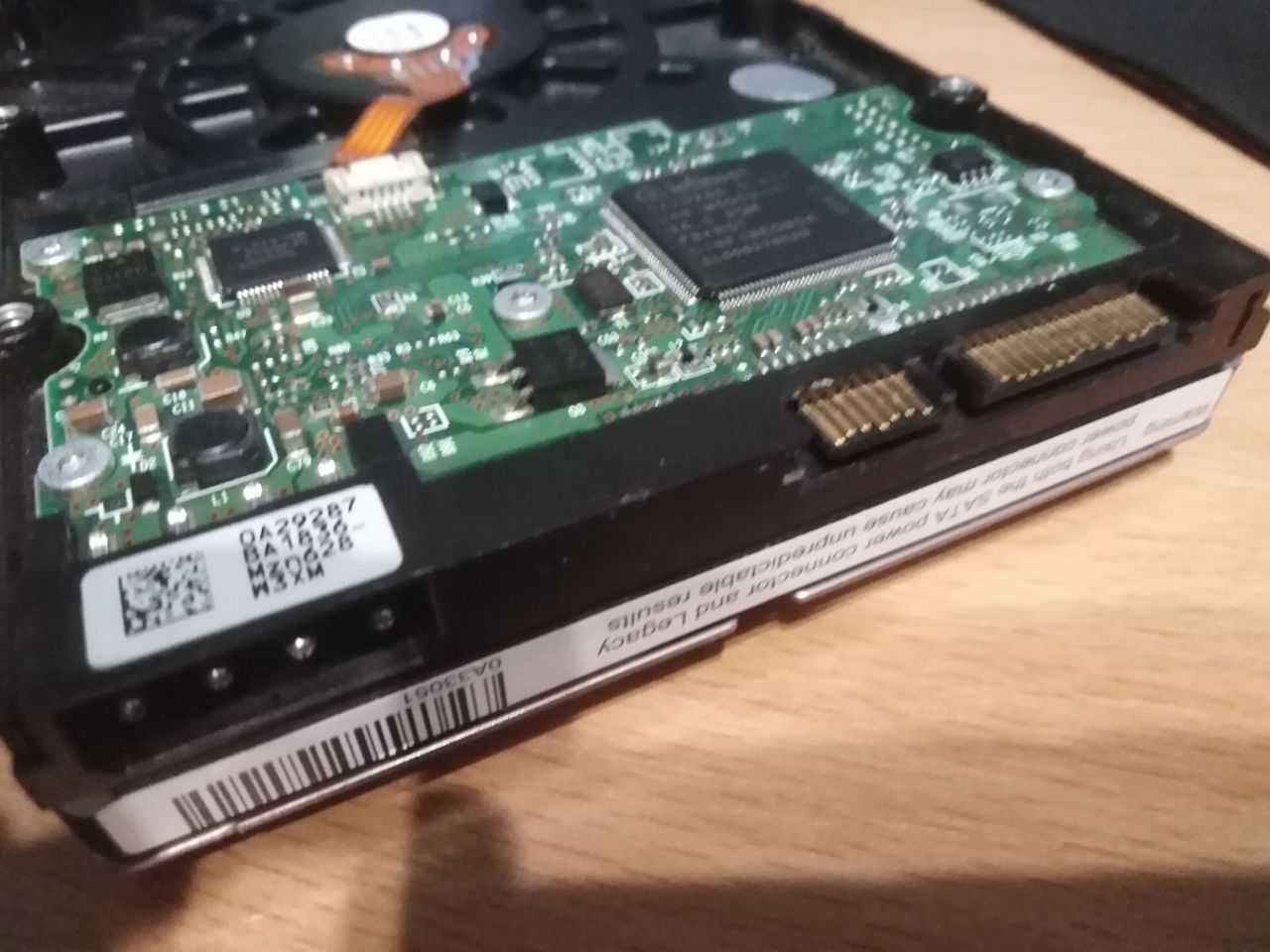 Жесткий диск Hitachi deskstar 80 gb sata