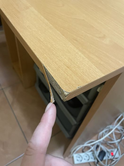 Компʼютерний стіл