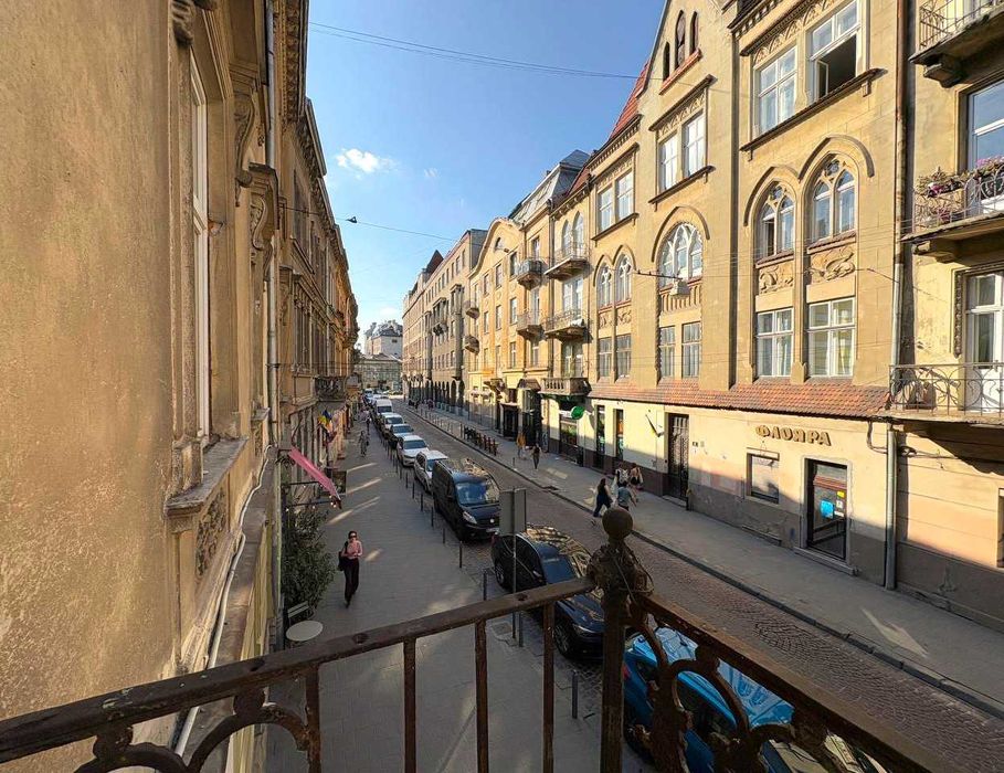 Продаж 2 кім квартира 72 м2, вул. Пекарська, м. Львів