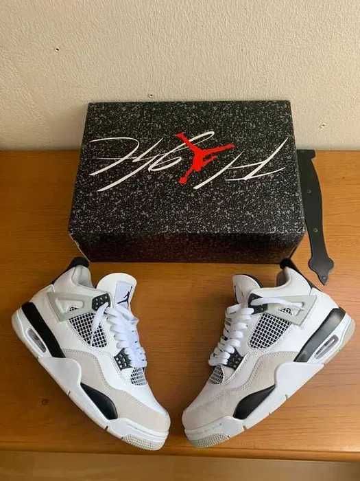 "Buty koszykówki" Jordan_4_Retro_military_black_R.42