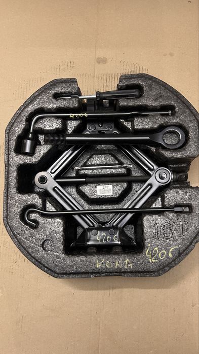 Домкрат Kia Niro,Hyundai Kona