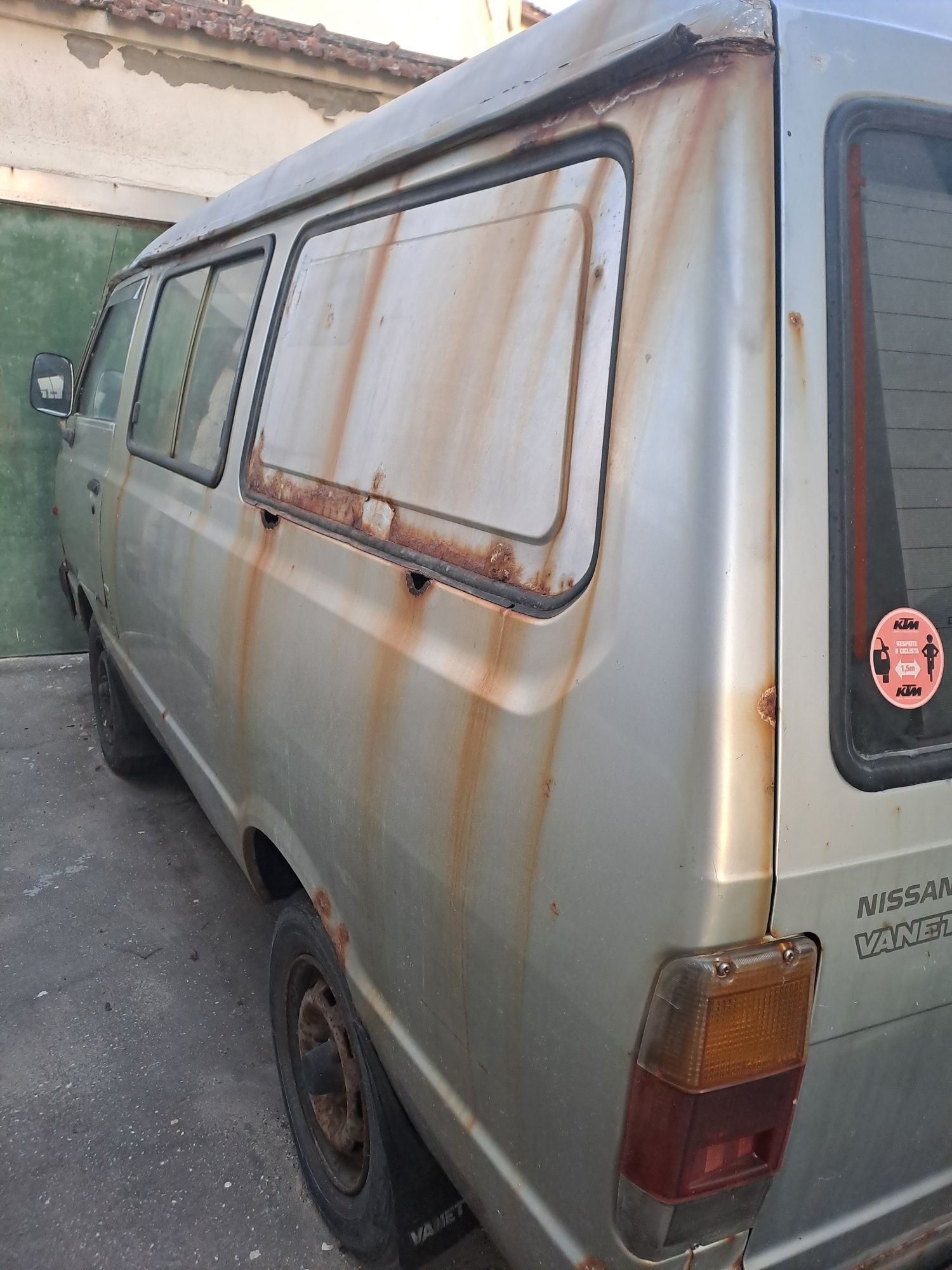 Nissan Vanette MiniBus Bel C220