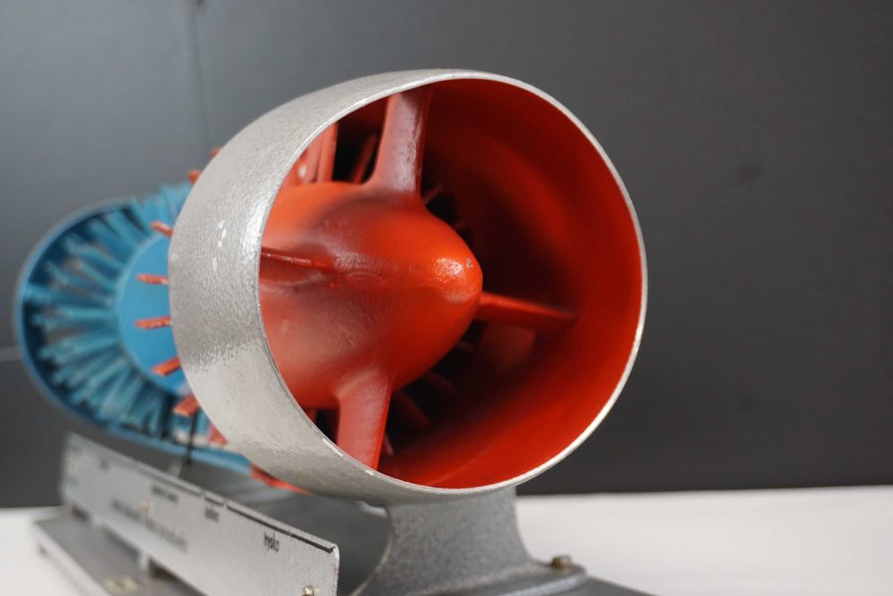 Model pomoc naukowa silnik turboodrzutowy odrzutowy PRL samolot