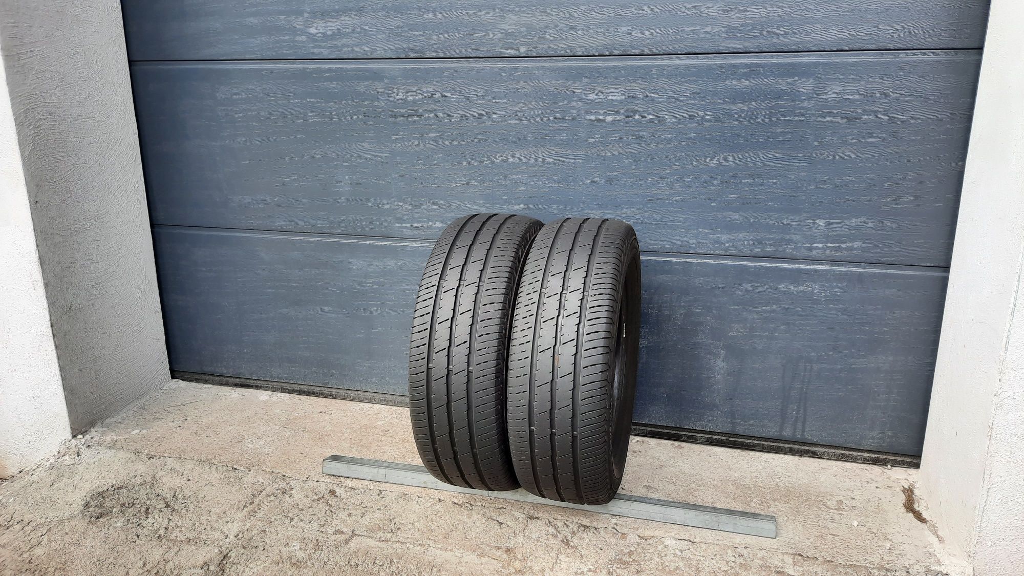 Continental 235/65 R16 C Vanco 2