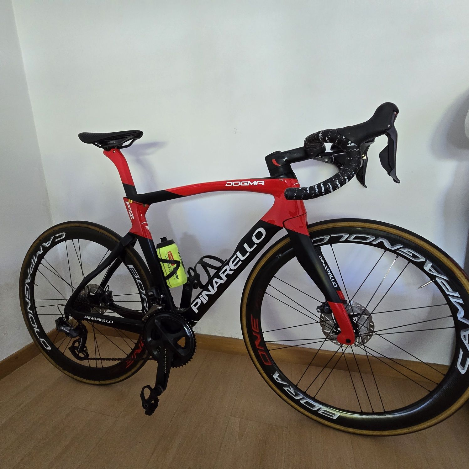 Pinarello Dogma F12, Ultegra Di2 Tamanho 56