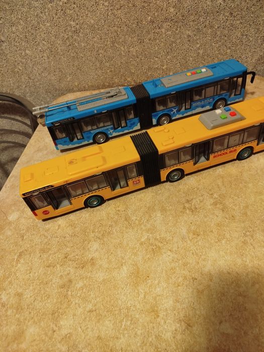 Инерционные троллейбус и автобус. Цена за единицу.