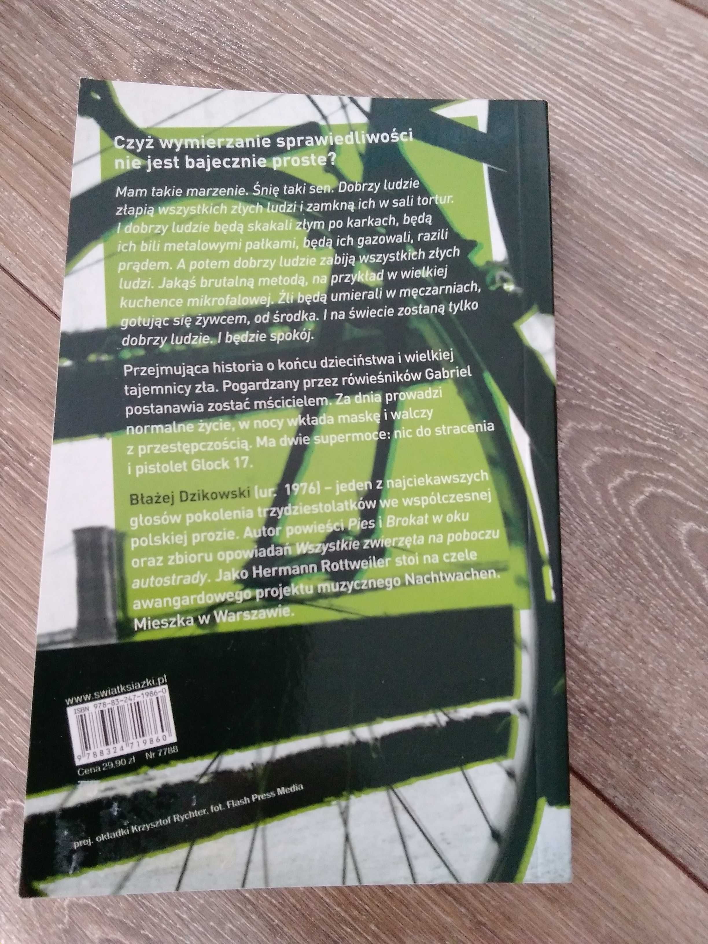 Strażnik parku superbohater z blokowiska Błażej Dzikowski