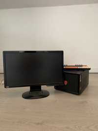 Pc gaming com monitor e teclado